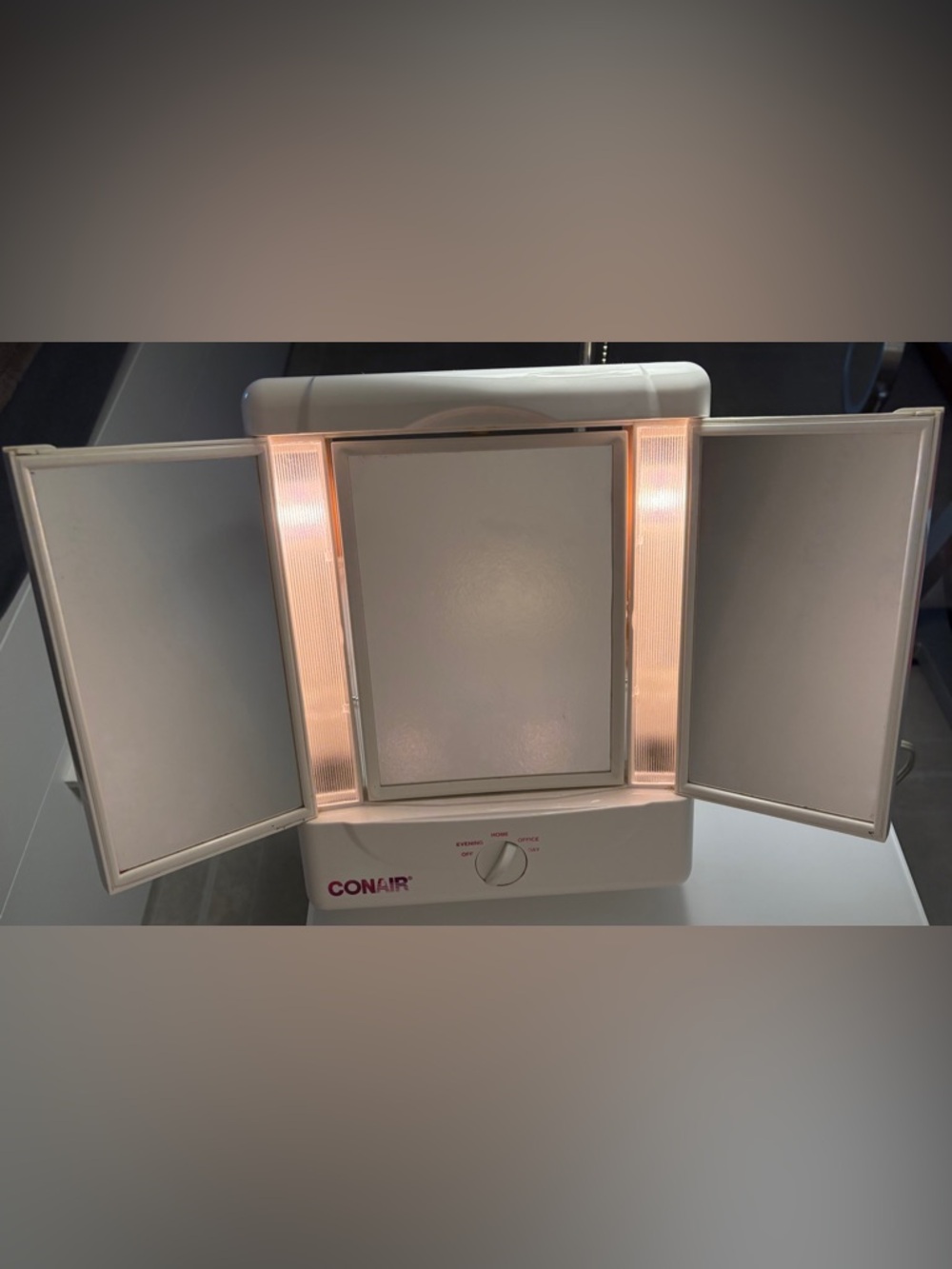 Vintage Conair True Visions Tri-Fold Lighted Vanity Mirror